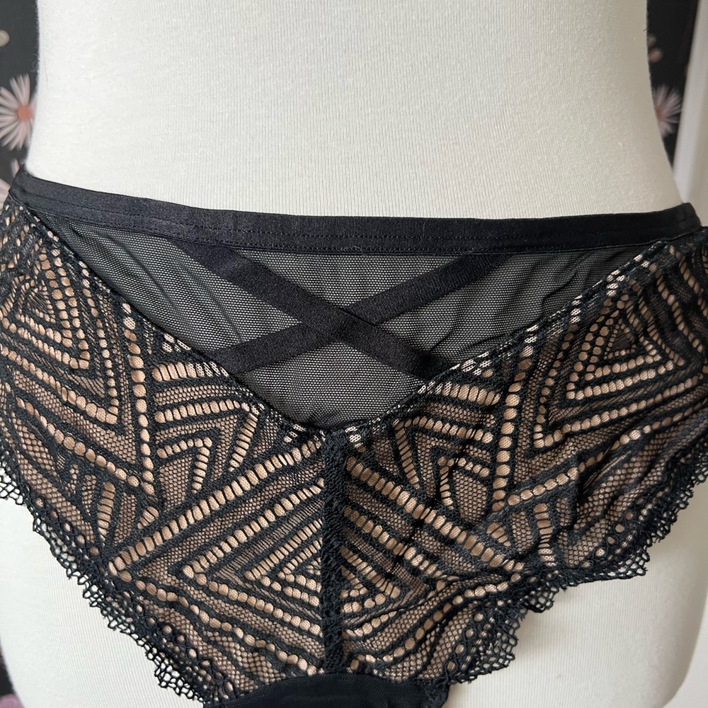 Black Lace Lingerie Set - image 4